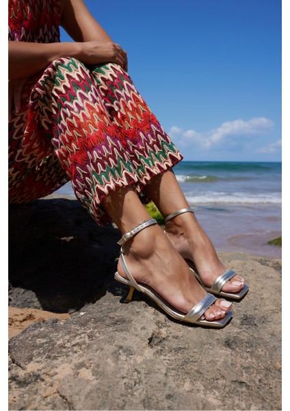 Flexi Kadın Dore Duz Tek Bant Topuklu Sandalet indirimleri