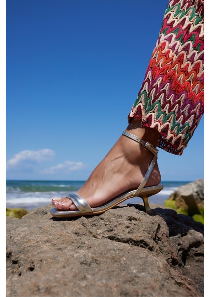 Flexi Kadın Dore Duz Tek Bant Topuklu Sandalet