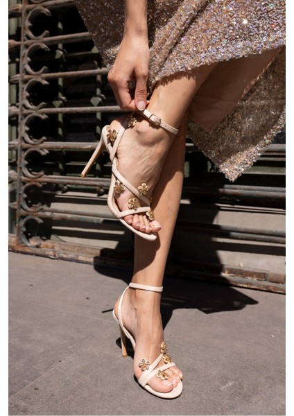 Maddy Kadın Gumus Saten Taş Detayli Topuklu Abiye Sandalet indirimleri