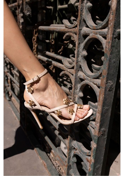 Maddy Kadın Gumus Saten Taş Detayli Topuklu Abiye Sandalet