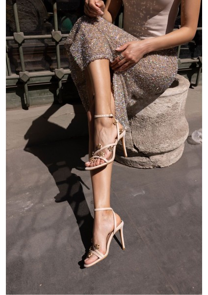 Maddy Kadın Gumus Saten Taş Detayli Topuklu Abiye Sandalet