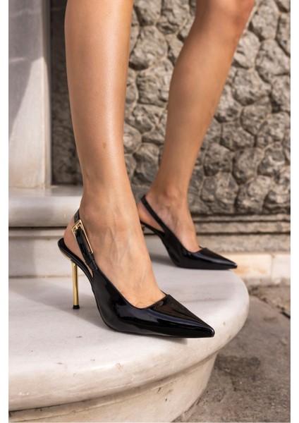 Yivse Kadin Siyah Rugan Metal Toka Detay Topuklu Ayakkabi