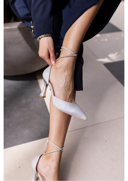 Mitta Kadin Gumus Saten Topuklu Abiye Ayakkabi