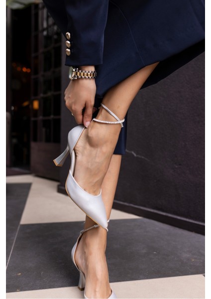 Mitta Kadin Gumus Saten Topuklu Abiye Ayakkabi