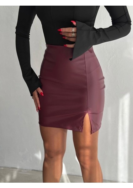 Kadın Yüksel Bel Yırtmaç Detay Mini Deri Etek