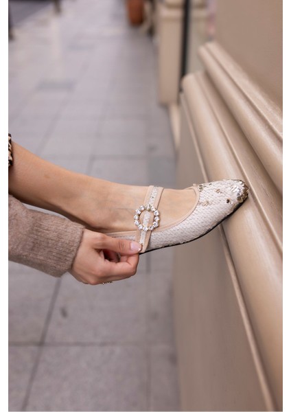 Niso Kadın Bej Altın Payetlı Atkılı Babet fırsatları