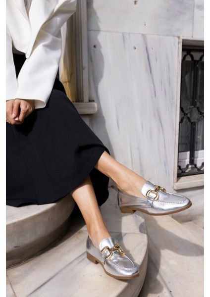 Odesa Kadin Gumus Gercek Deri Ithal Toka Loafer Ayakkabi