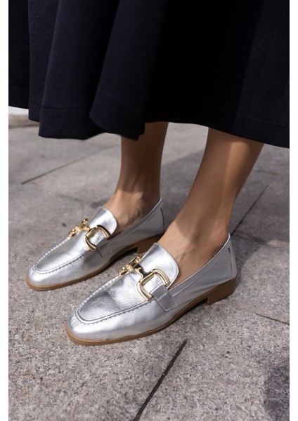 Odesa Kadin Gumus Gercek Deri Ithal Toka Loafer Ayakkabi