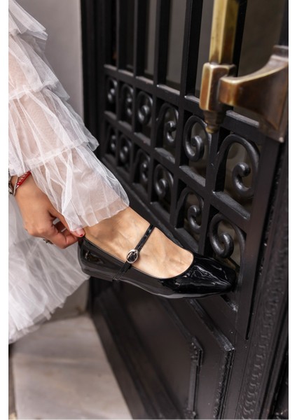 Levi Kadın Bordo Rugan Babet modelleri