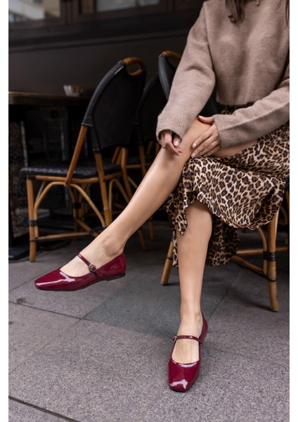 Levi Kadın Bordo Rugan Babet fırsatları