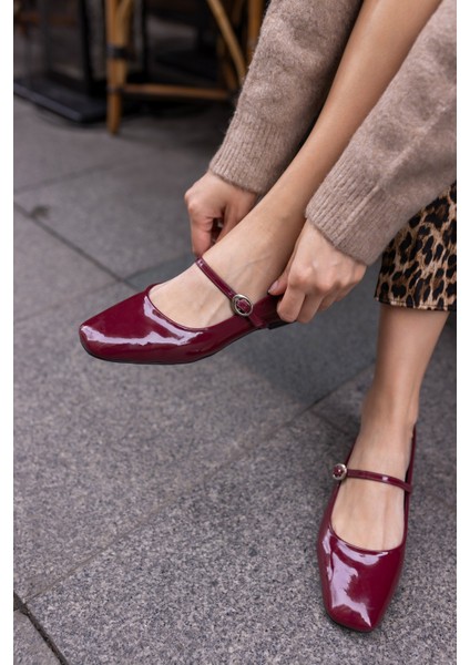 Levi Kadın Bordo Rugan Babet