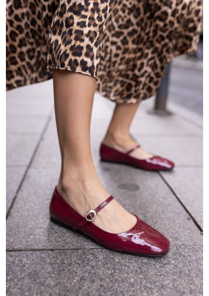 Levi Kadın Bordo Rugan Babet