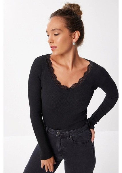 Kadın Dantel Detay V Yaka Kaskorse Kumaş Bluz fiyatları