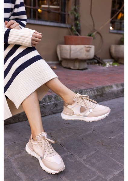 Muçi Kadın Siyah Parasut Kumaş Garnili Sneaker fiyatları