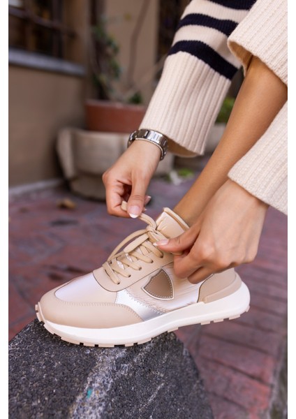 Muçi Kadın Siyah Parasut Kumaş Garnili Sneaker fırsatları