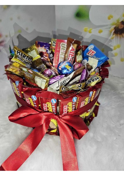 Çikolata ve Şekerleme Dolu Lezzet Kutusu – Özel Hediye