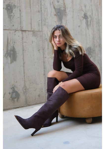 Lexa Kahverengi Süet Altın Detaylı Sivri Burunlu Kadın Topuklu Çizme fiyatları