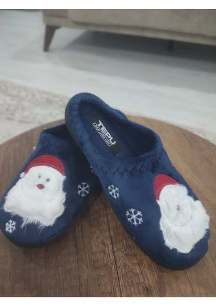 Tepu Noel Temalı Ev Terliği – Yumuşak Peluş Santa Desenli