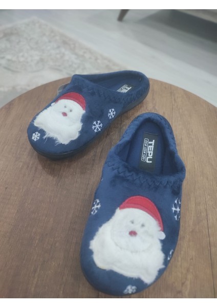 Tepu Noel Temalı Ev Terliği – Yumuşak Peluş Santa Desenli modelleri