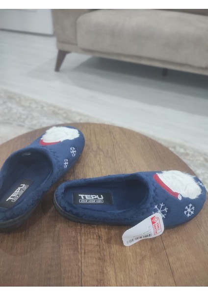 Tepu Noel Temalı Ev Terliği – Yumuşak Peluş Santa Desenli fırsatları