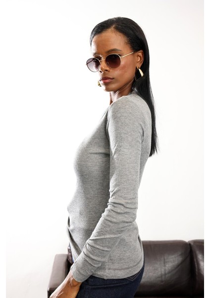 Gri Dik Yaka Uzun Kollu Tişört 17068 indirimleri