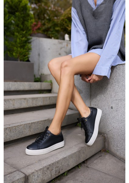 Escape Kadın Siyah Gercek Deri Bagcıklı Sneaker