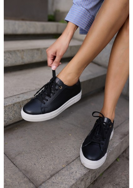Escape Kadın Siyah Gercek Deri Bagcıklı Sneaker fırsatları