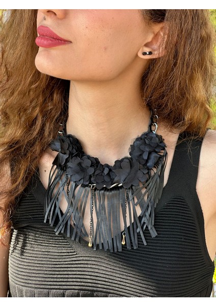 Kabartma Çiçekli Deri Püsküllü Kadın Kolye 20 cm