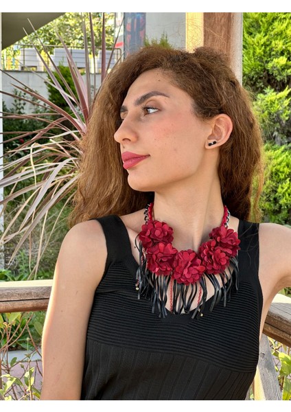 Kabartma Çiçekli Deri Püsküllü Kadın Kolye 20 cm
