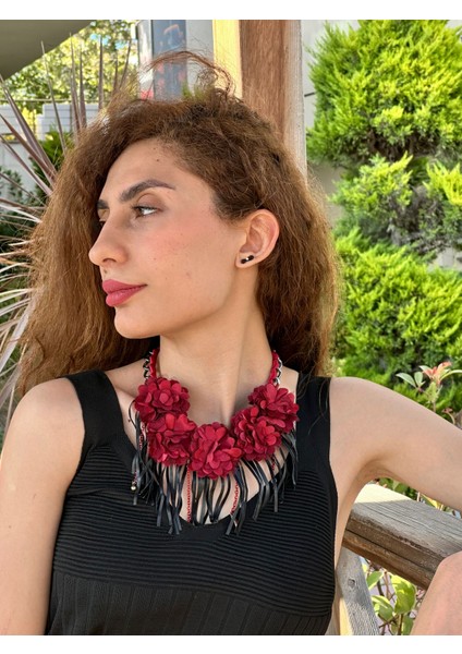 Kabartma Çiçekli Deri Püsküllü Kadın Kolye 20 cm fiyatları