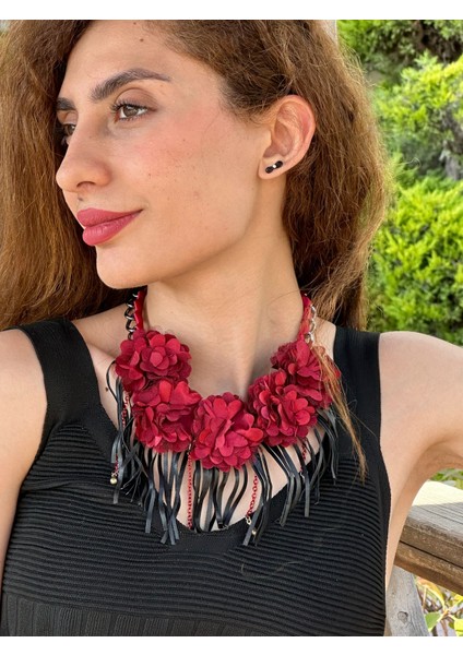 Kabartma Çiçekli Deri Püsküllü Kadın Kolye 20 cm modelleri