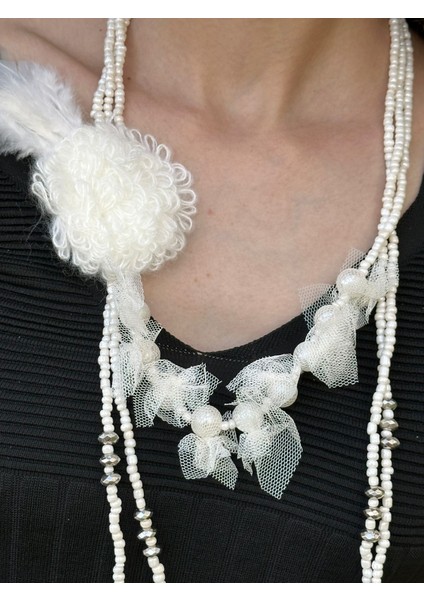 Tüğlü Çiçekli Ekru Kadın Boncuklu Kolye 52 cm fiyatları