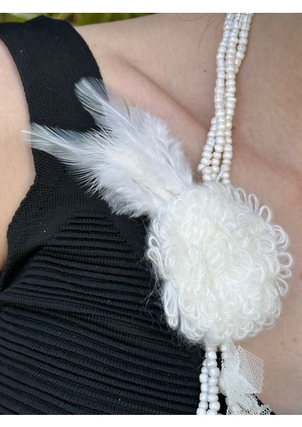 Tüğlü Çiçekli Ekru Kadın Boncuklu Kolye 52 cm modelleri