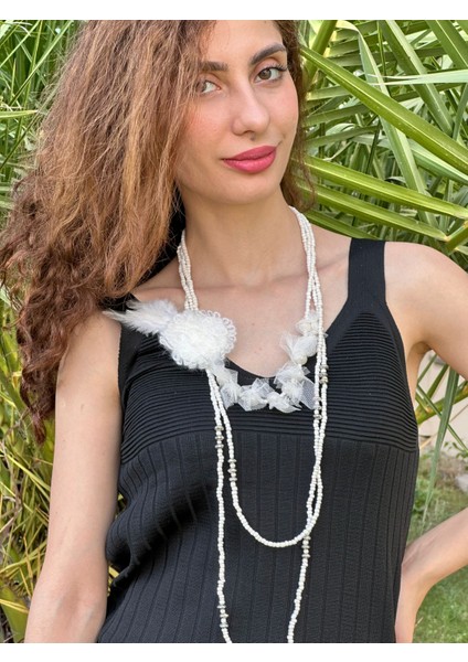 Tüğlü Çiçekli Ekru Kadın Boncuklu Kolye 52 cm fırsatları