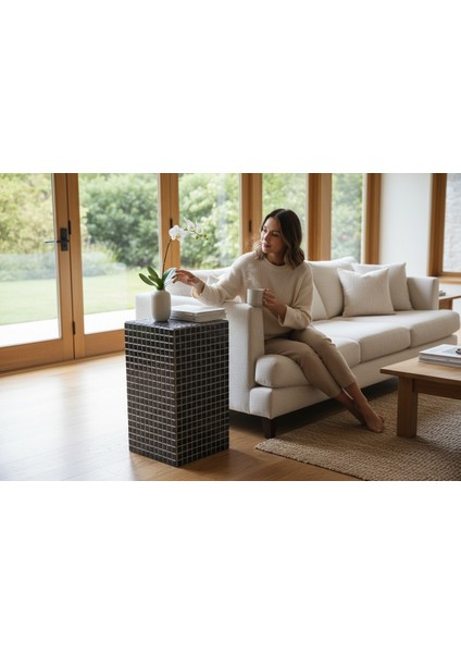 Modern Siyah Mozaik Tasarım Sehpa – El Yapımı Dekoratif Yan Sehpa (45X26 Cm)