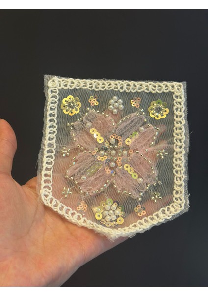Boncuk Payet Işleme Çiçekli Cep Arma 14X12 cm
