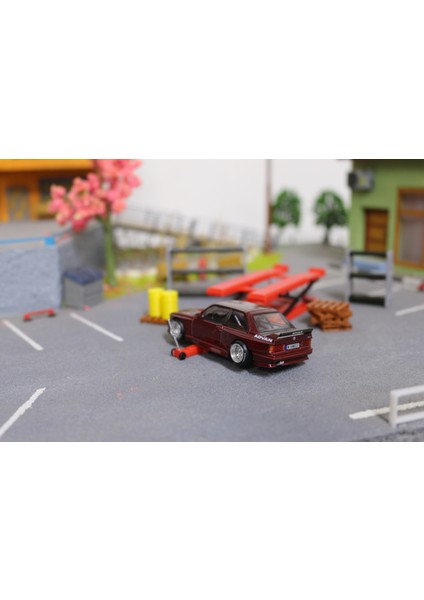 1:64 Ölçek Garaj Diorama Aksesuar Seti – Lift + Raf + Varil + Palet – Model Araba Dekoru fiyatları