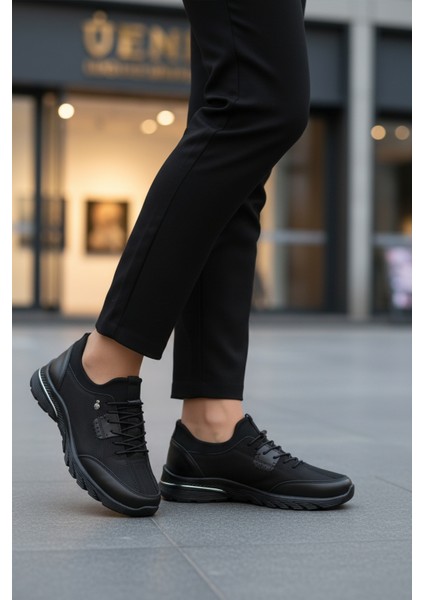 Siyah Nubuk Hakiki Deri Lastik Bağcıklı Kadın Günlük Ayakkabı PLV061 Z