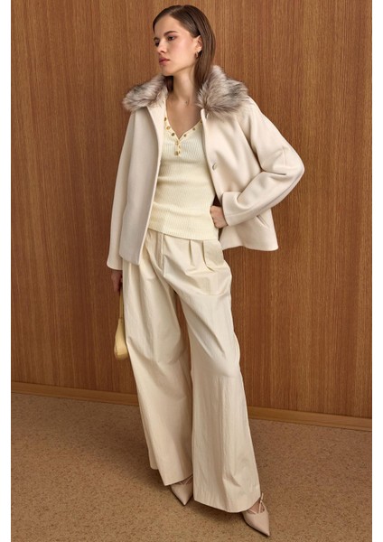 Yakası Çıkabilen Kürklü Kısa Kaban Ekru 3158 fırsatları