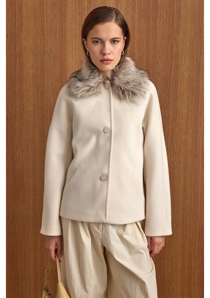 Yakası Çıkabilen Kürklü Kısa Kaban Ekru 3158 indirimleri