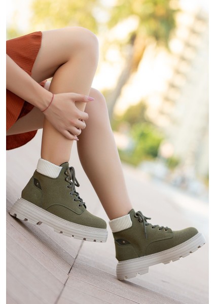 Chester Cat Bağcıklı Bot