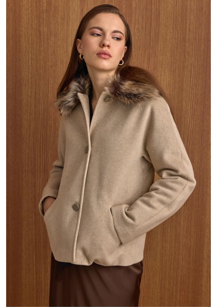 Yakası Çıkabilen Kürklü Kısa Kaban Taş 3158 modelleri