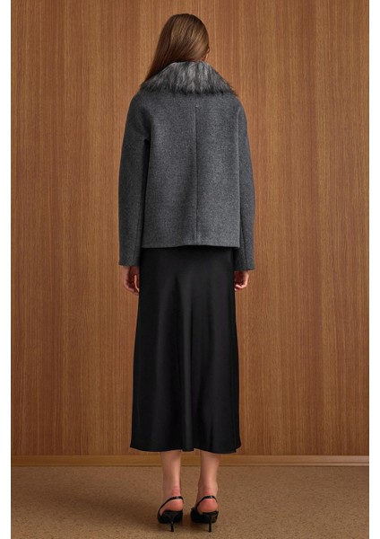 Yakası Çıkabilen Kürklü Kısa Kaban Koyu Gri 3158