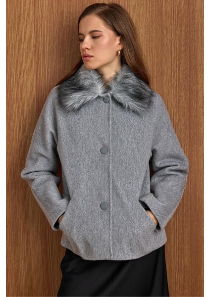 Yakası Çıkabilen Kürklü Kısa Kaban Açık Gri 3158 fırsatları