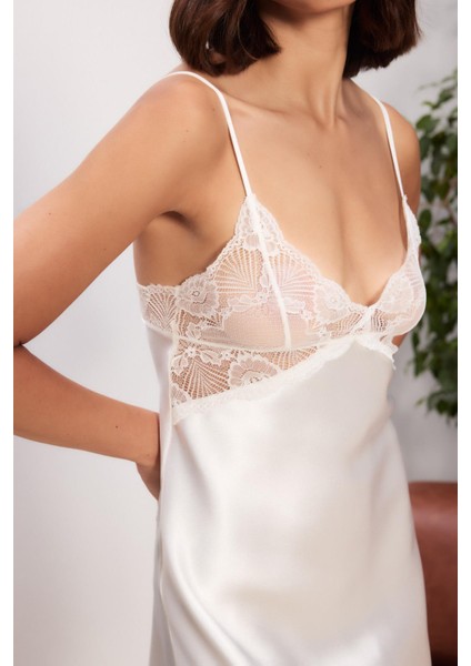 Saten Dantelli Kadın Gecelik ve Sabahlık Takımı - 4500 Ekru