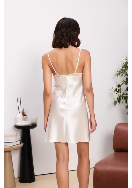 Saten Dantelli Kadın Gecelik ve Sabahlık Takımı - 4500 Ekru