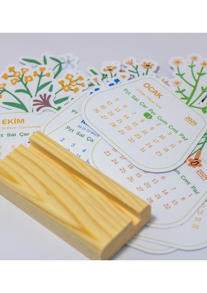 Minimal Çiçek Tasarımı 2026 Yılı Masaüstü Takvim, Ahşap Standlı Mini Takvim, 9X11 cm