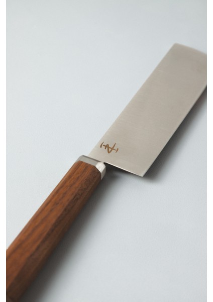 Pinnacle Serisi, Nakiri Şef Bıçağı 16 Cm, Amerikan Ceviz Sap, N690 Çelik modelleri