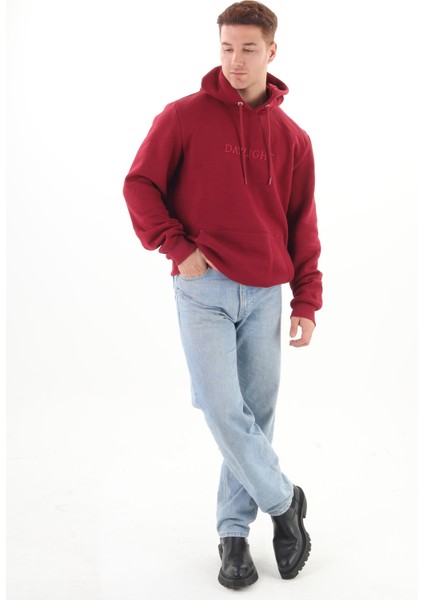 Unisex Nakışlı Bordo Kapüşonlu Sweatshirt (Nakış Bordo Renk) Sweatshirtlerimiz 290 gram şardonlu 3 iplikli kumaştan üretilmiştir.