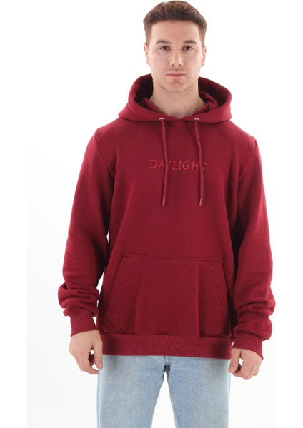 Unisex Nakışlı Bordo Kapüşonlu Sweatshirt (Nakış Bordo Renk) Sweatshirtlerimiz 290 gram şardonlu 3 iplikli kumaştan üretilmiştir.